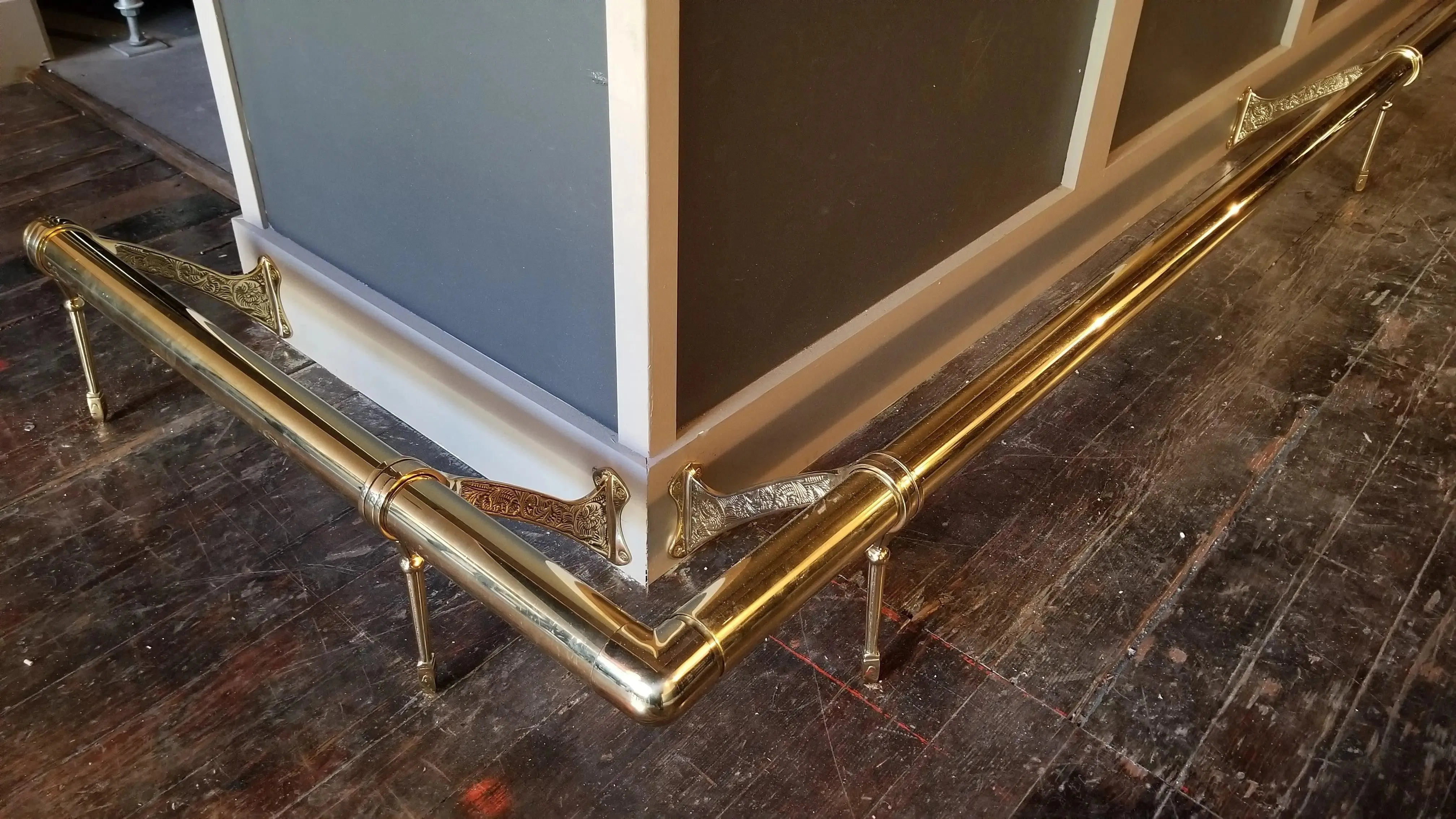 6 Foot Long Bar Foot Rail Kit in Polished Brass