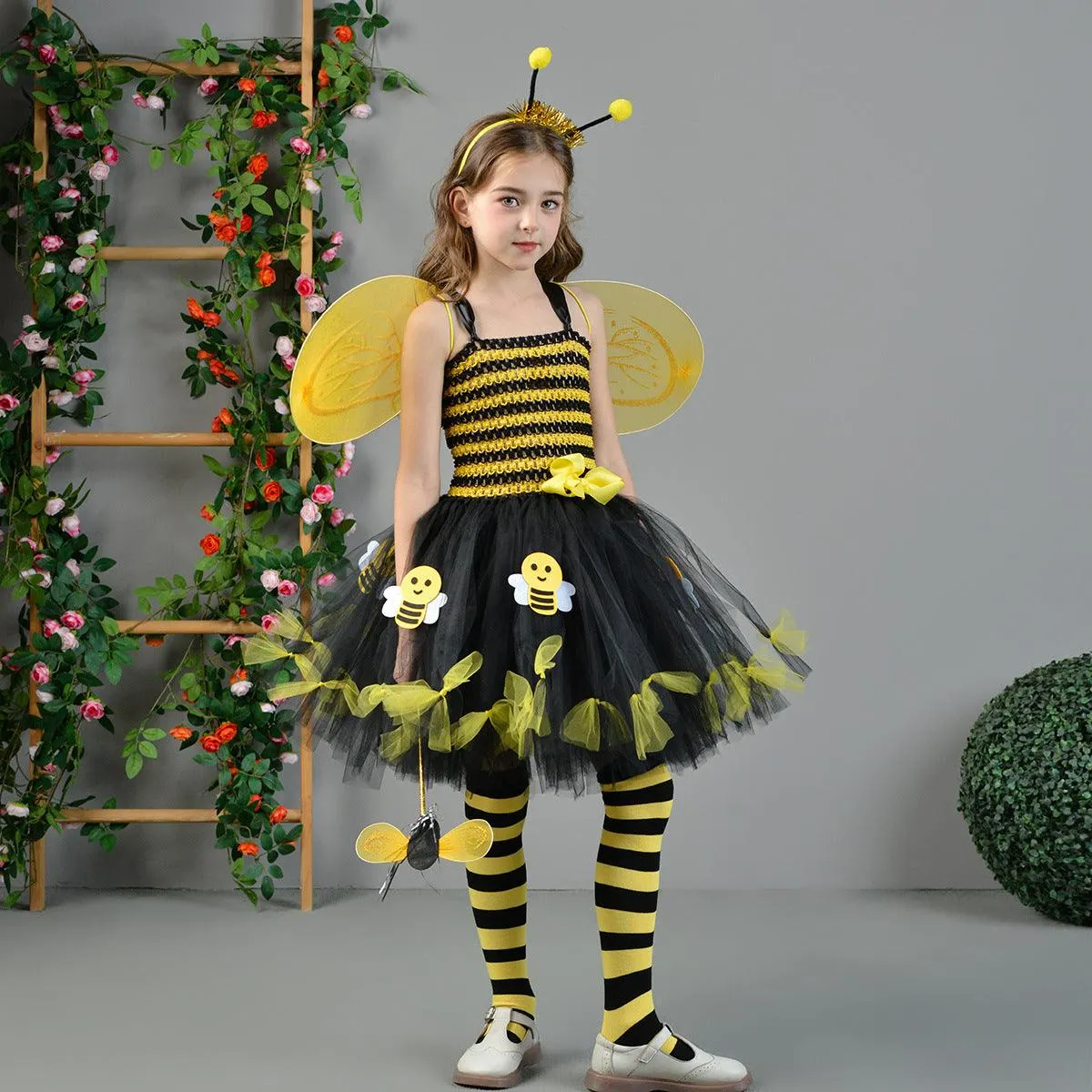 Fashionable little bee animal Halloween children's cosplay costume cute striped bow school stage performance girl princess dress