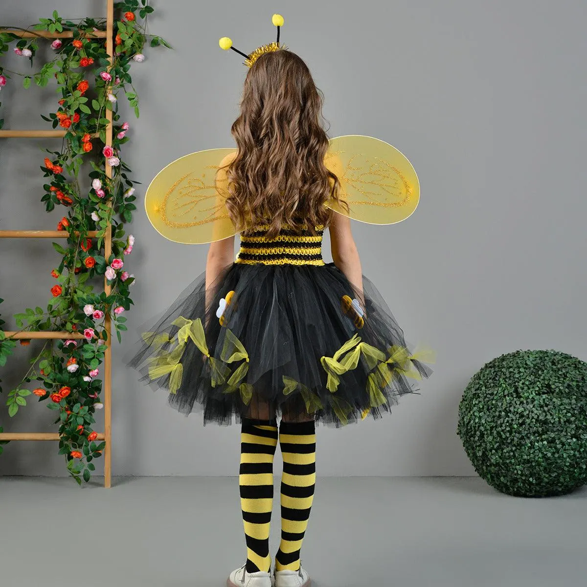 Fashionable little bee animal Halloween children's cosplay costume cute striped bow school stage performance girl princess dress