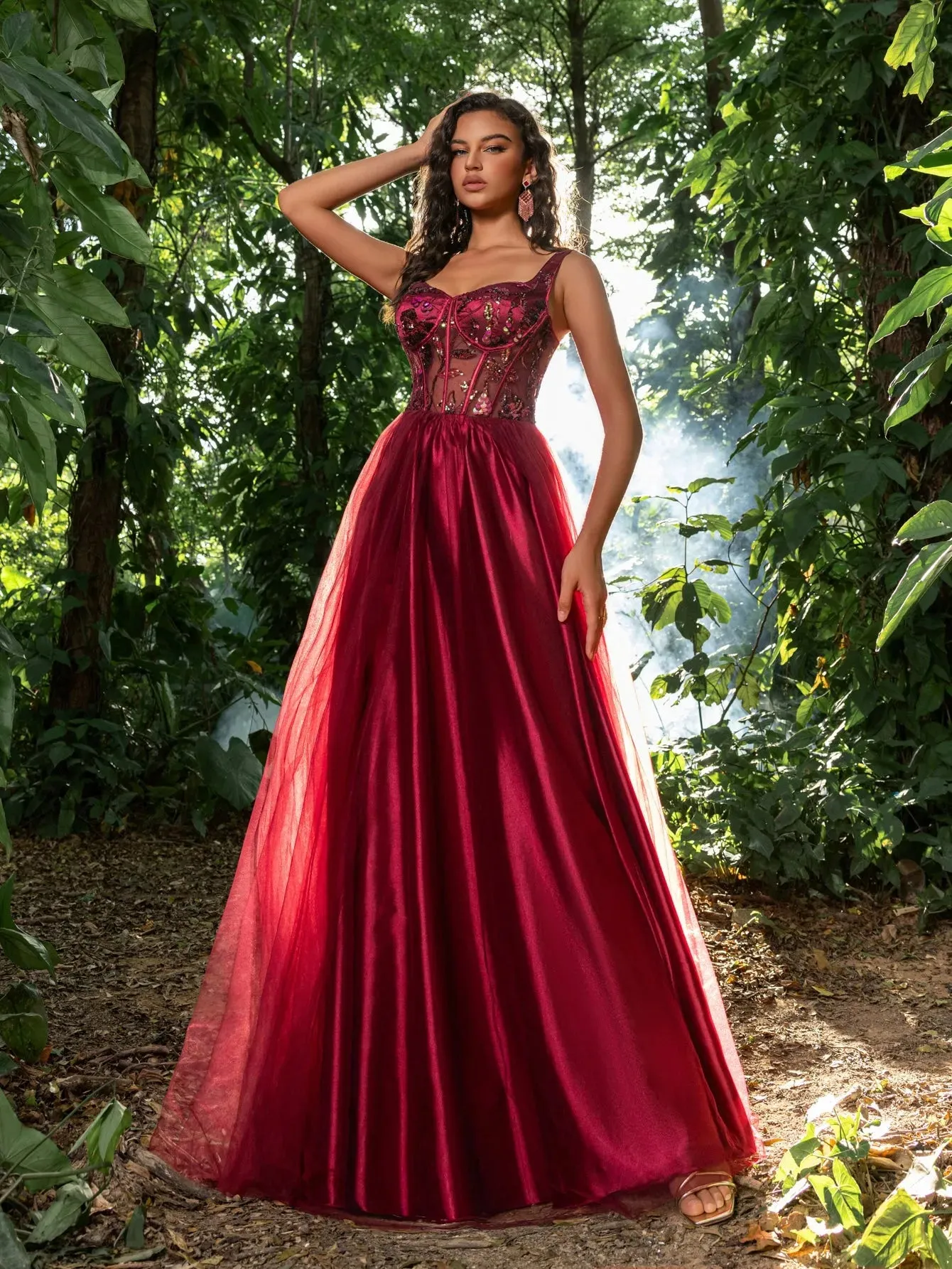 Gorgeous Floral Applique Detail Bodice Contrast Tulle Hem Prom Dress