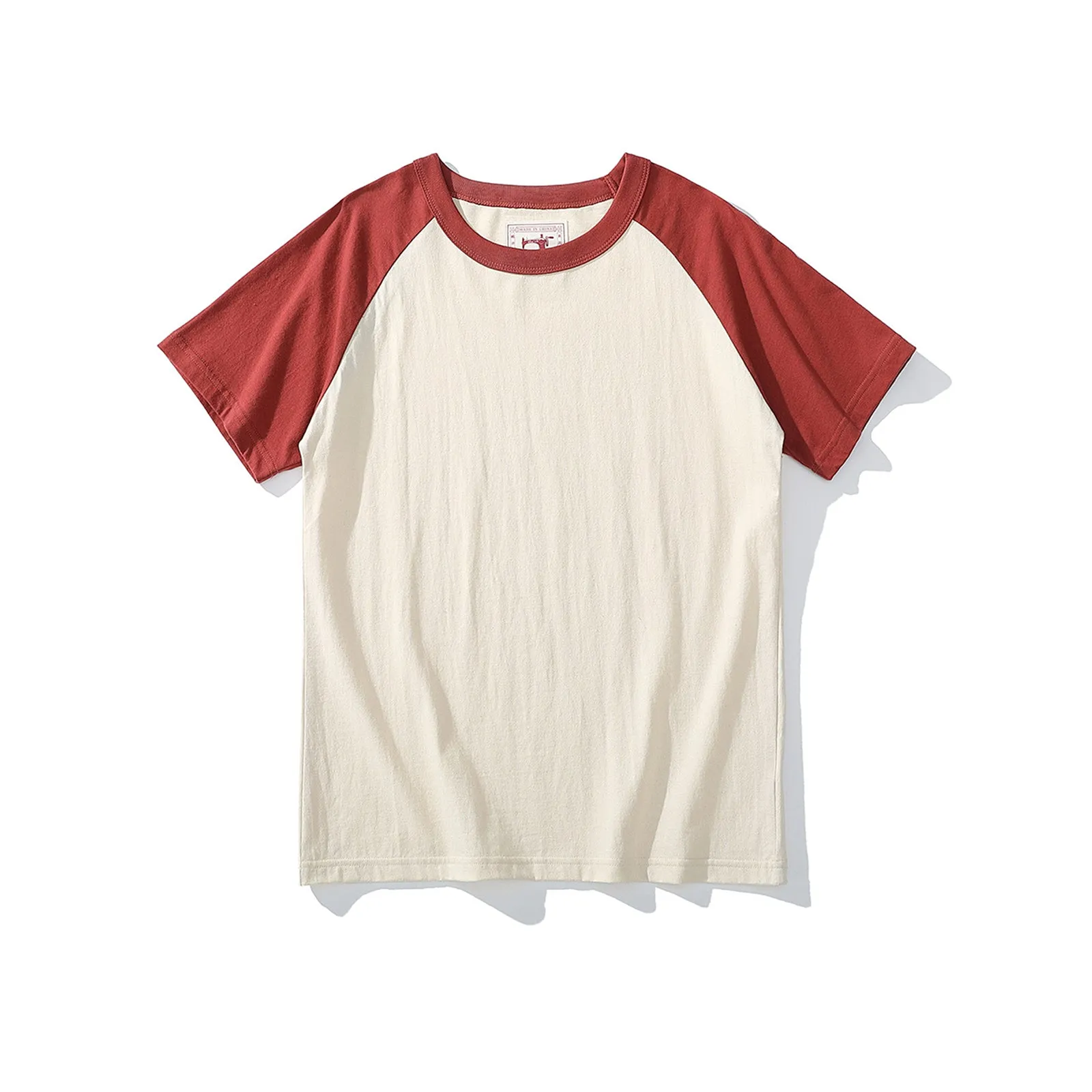 Raglan sleeve T-shirt