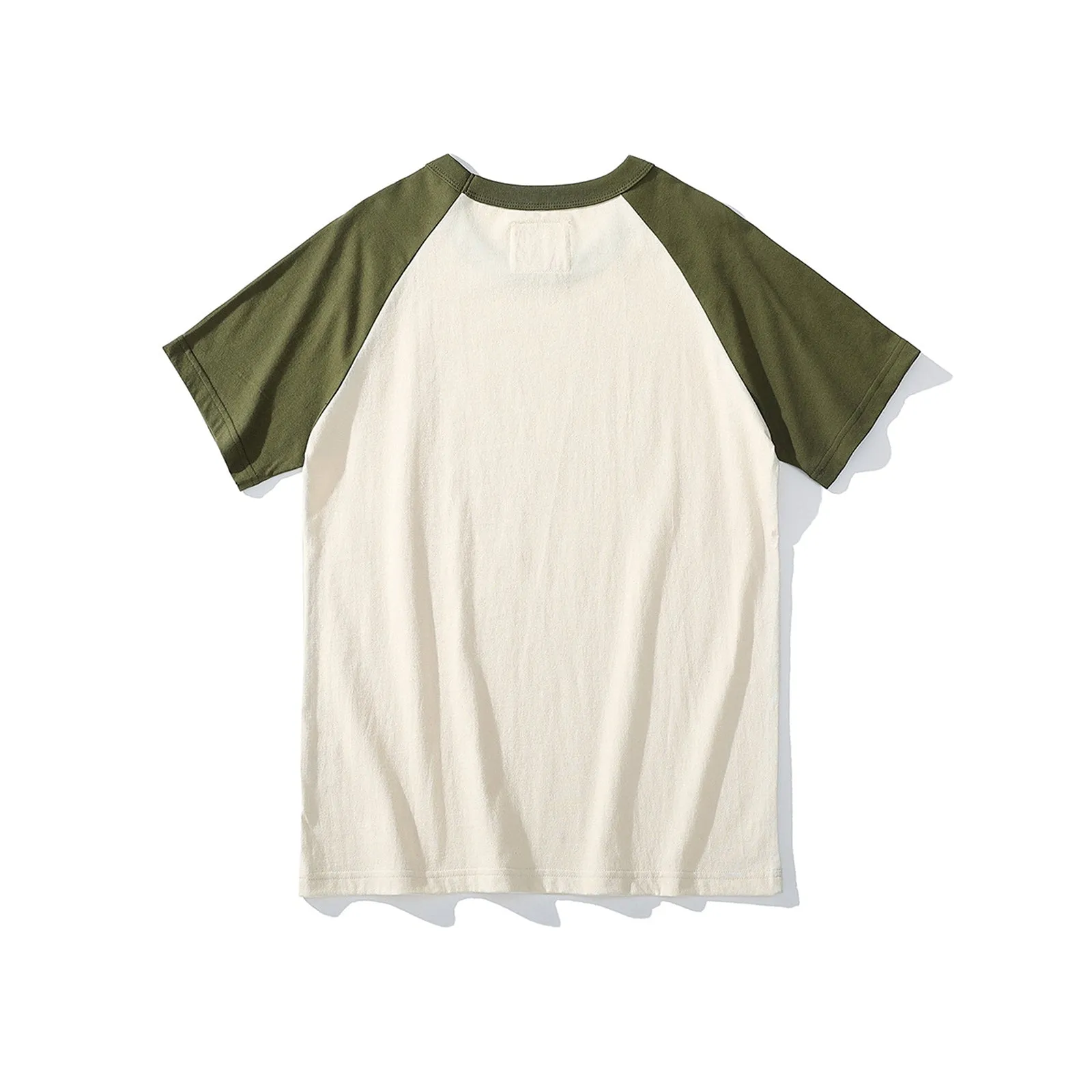 Raglan sleeve T-shirt