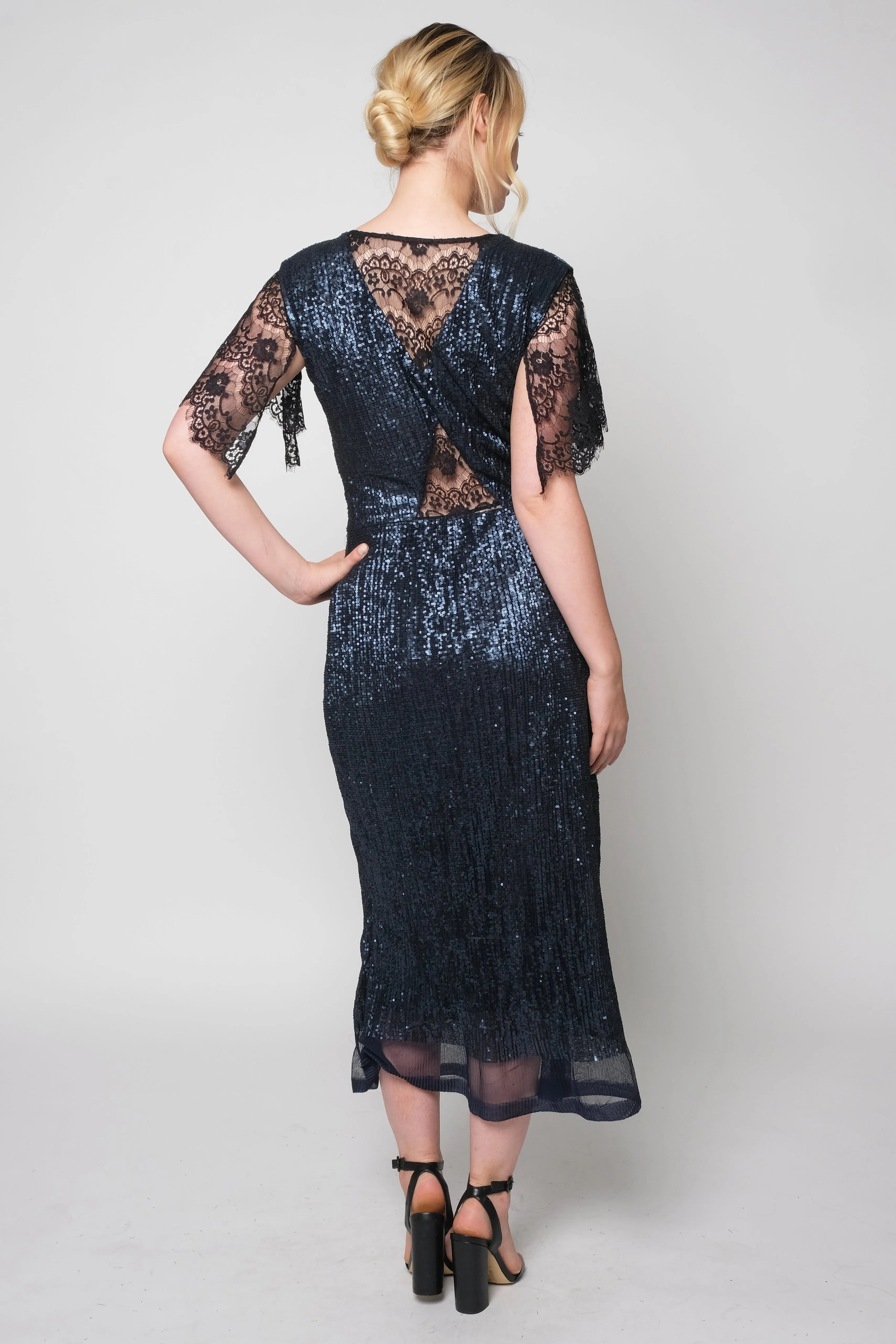 Slinky sequins cocktail dress with lace sleeves