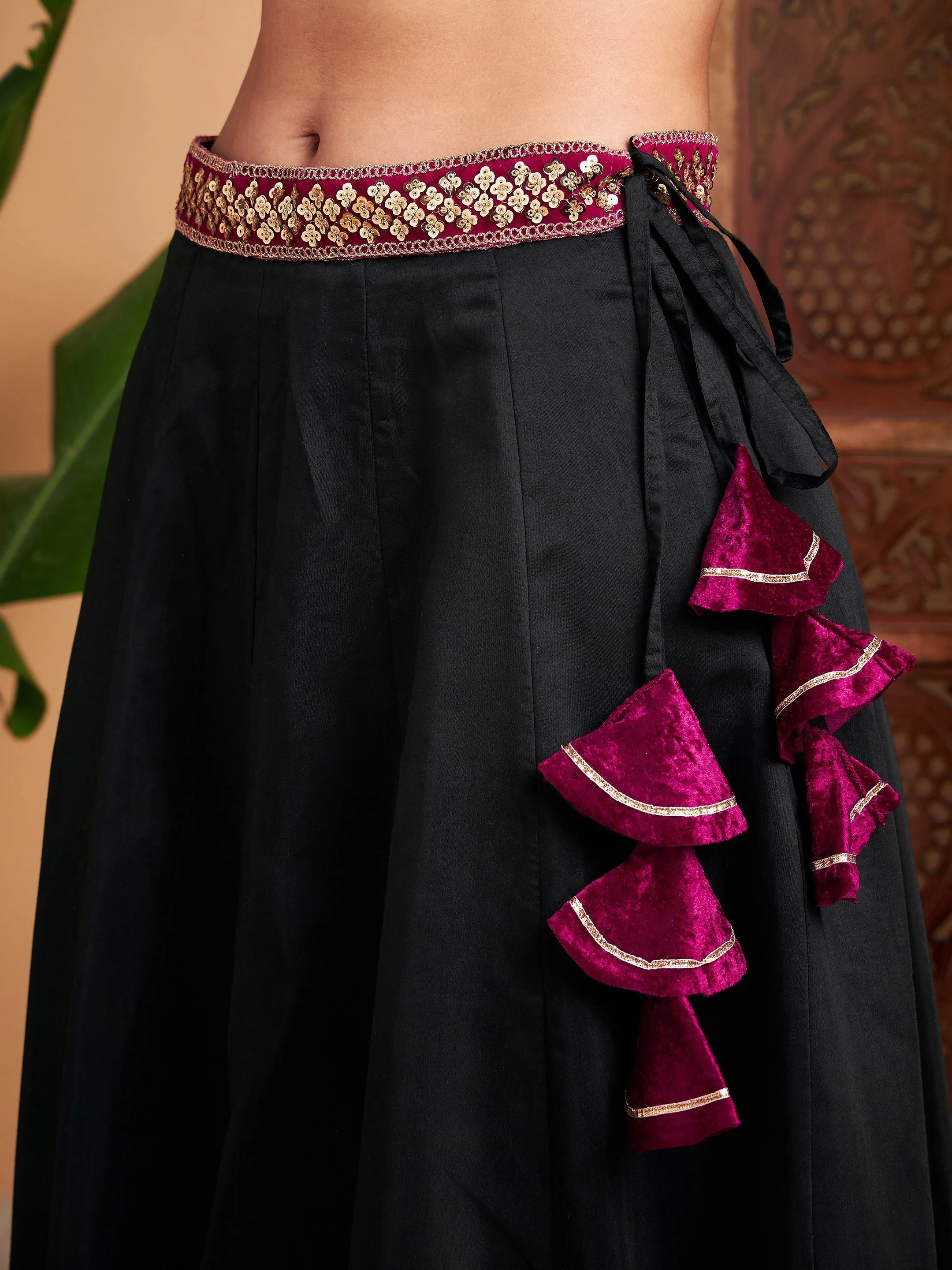 Women Black Solid Skirt With Fuchsia Velvet Crop Top