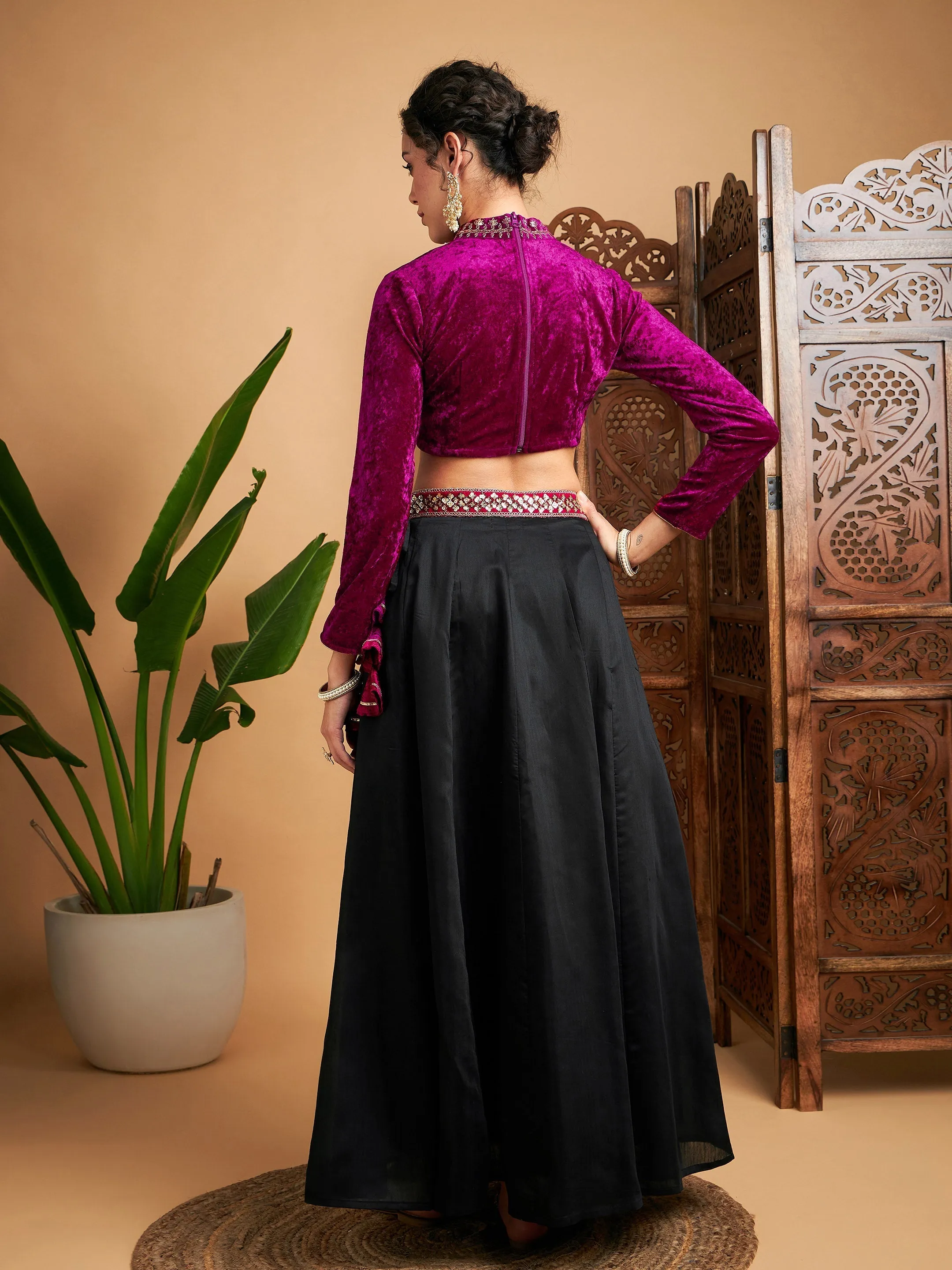 Women Black Solid Skirt With Fuchsia Velvet Crop Top